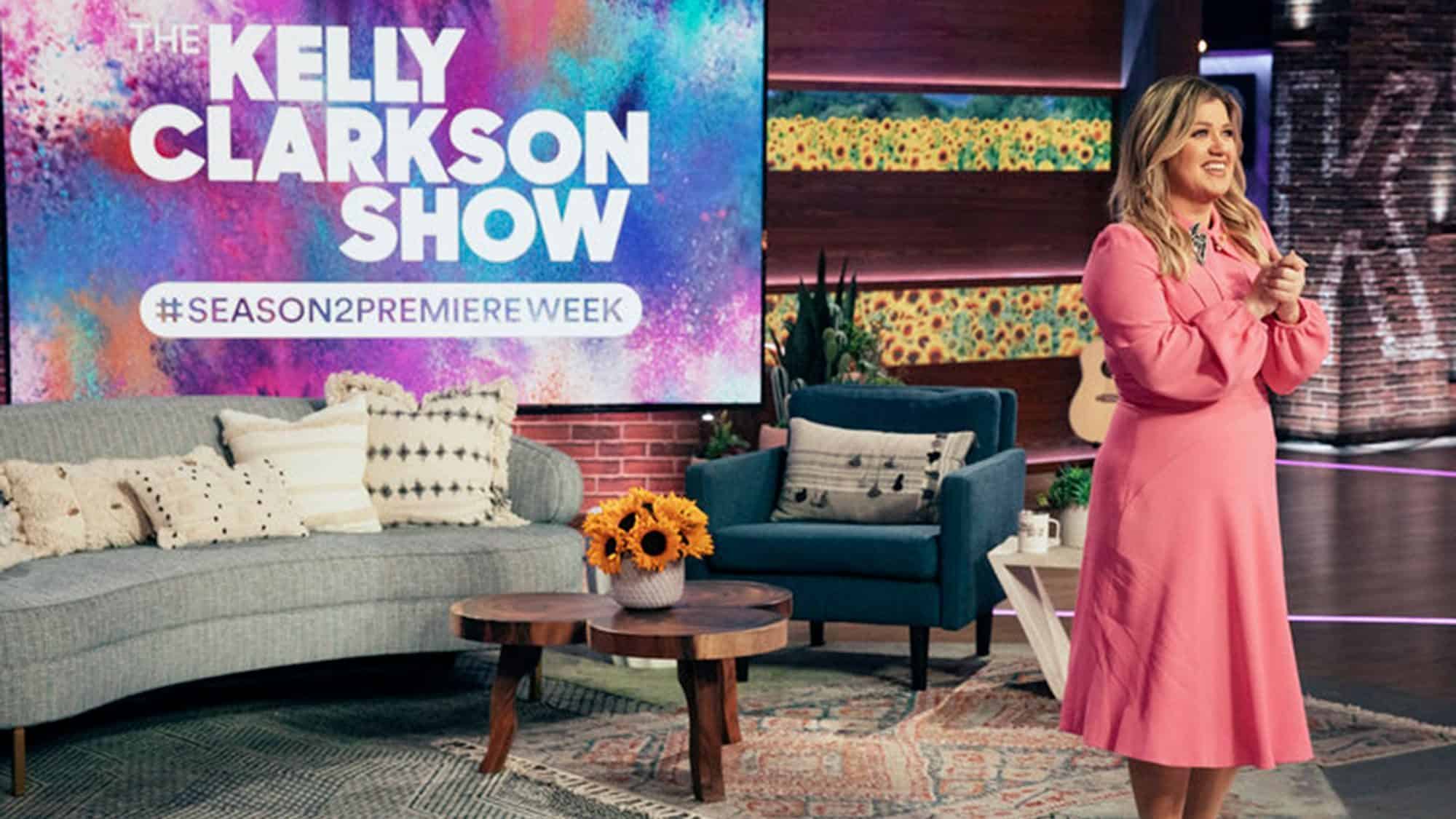 Kelly Clarkson To Take Over Ellen DeGeneres’ Show In 2022 - Eelive