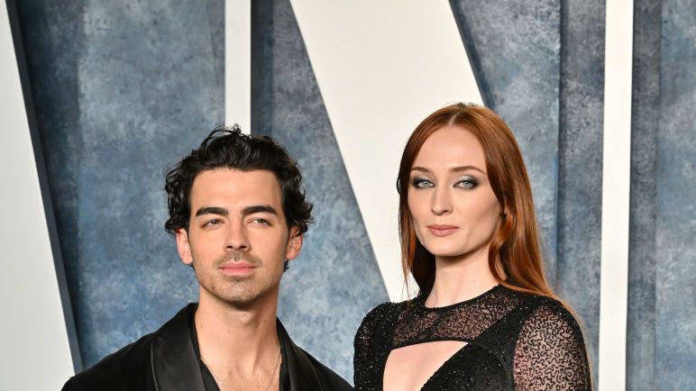 Sophie Turner Sues Joe Jonas For Wrongful Detainment Of Their Kids - Eelive